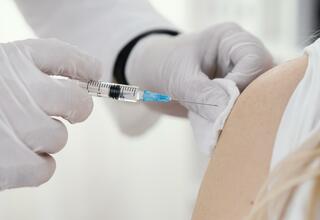 Информация за регистрирането на ваксини по Националната програма за подобряване на ваксинопрофилактиката на сезонния грип и на пневмококовите инфекции при лица на и над 65 г.